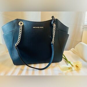 Michael Kors Jet Set Travel Shoulder Tote